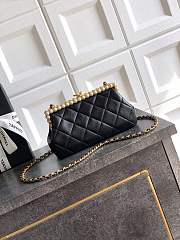 Chanel Clutch Pearly Lambskin Imitation Pearls & Gold-Tone Metal Black - 20x10x7cm - 3