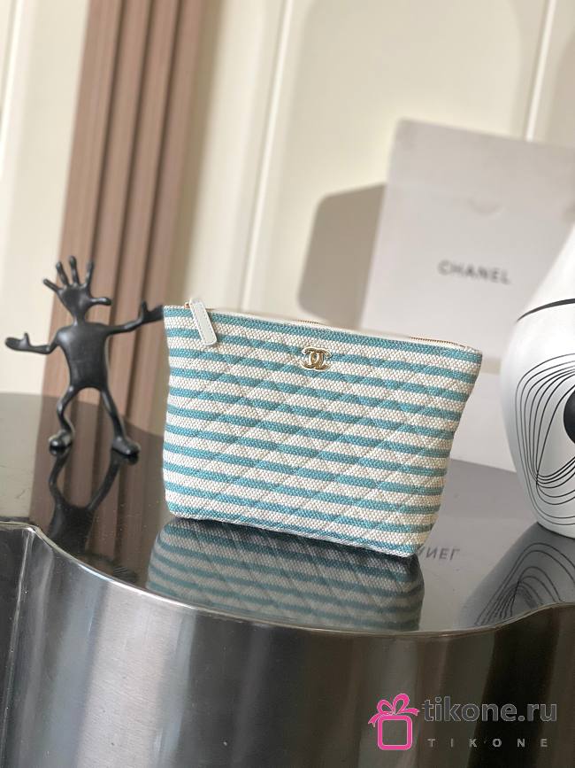 Chanel Zipped Case Printed Fabric & Gold-Tone Metal Light Beige & Blue - 26x16.5x9cm - 1