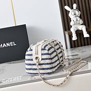 Chanel Clutch with Chain Printed Fabric & Gold-Tone Metal Beige & Navy - 18.5x11.5x11cm - 5