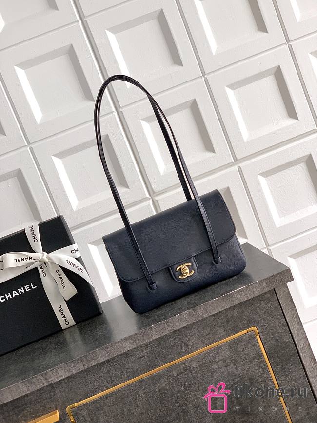 Chanel Clutch with Leather Strap Grained Shiny Calfskin & Gold-Tone Metal Dark Blue - 17x11.5x5cm - 1