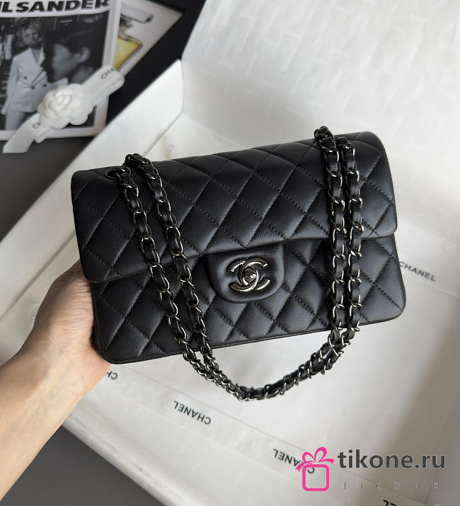 Chanel Classic Black Lamskin Gunmetal Hardware Bag - 14.5x23x6cm - 1