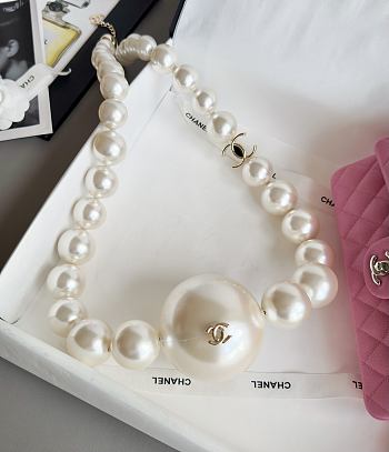 Chanel Pearl Necklace Minaudiere Plexi & Gold-Tone Metal Pearly White - 8.5cm