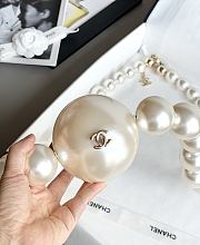 Chanel Pearl Necklace Minaudiere Plexi & Gold-Tone Metal Pearly White - 8.5cm - 2