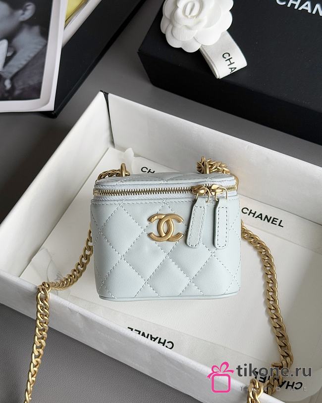 Chanel Small Vanity with Chain Shiny Calfskin Gold Tone Metal Light Blue - 11x8.5x7cm - 1