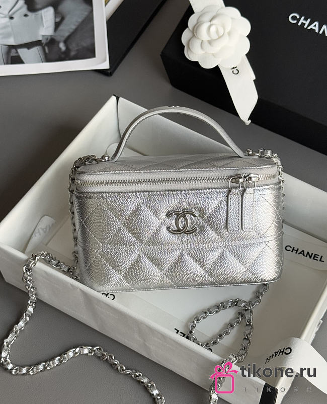 Chanel Long Vanity With Chain Grained Calfskin & Silver-Tone Metal Silver - 17x9.5x8cm - 1