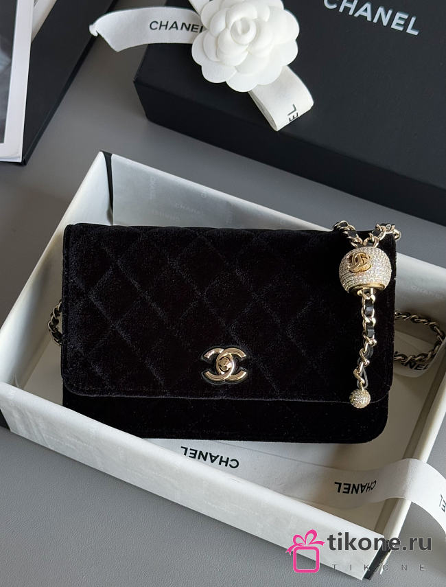 Chanel Wallet On Chain Velvet Diamanté & Gold-Tone Metal Black - 19.2x12.3x3.5cm - 1