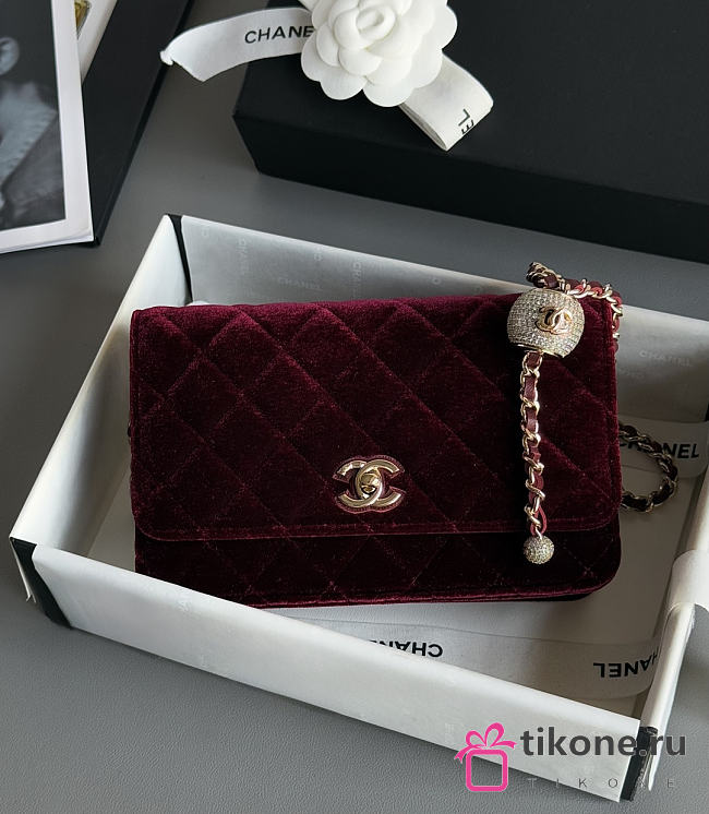 Chanel Wallet On Chain Velvet Diamanté & Gold-Tone Metal Burgundy - 19.2x12.3x3.5cm - 1