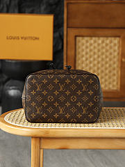 LV NeoNoe MM Monogram Canvas Black M44020 - 26x26x17.5cm - 6