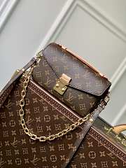 LV Pochette Metis East West Monogram Canvas - 21.5x13.5x6cm - 2