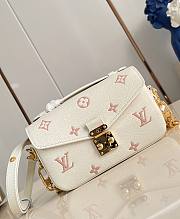 LV Pochette Metis East West Milky White/ Peach M27575 - 21.5x13.5x6cm - 5