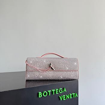 Bottega Veneta Andiamo Clutch in Crystal Leather Rose - 31x13x3cm
