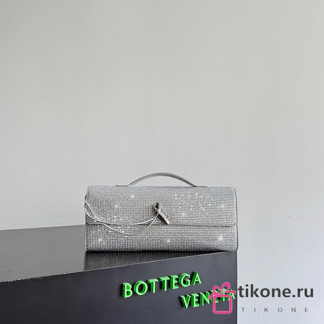 Bottega Veneta Andiamo Clutch in Crystal Leather Silver - 31x13x3cm - 1