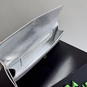Bottega Veneta Andiamo Clutch in Crystal Leather Silver - 31x13x3cm - 3