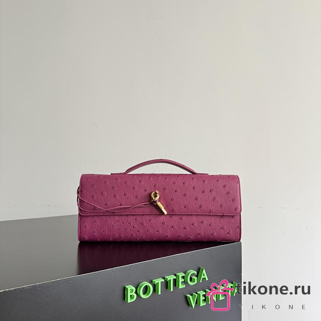 Bottega Veneta Andiamo Clutch in Ostrich Leather Cinnabar - 31x13x3cm - 1