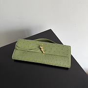 Bottega Veneta Andiamo Clutch in Ostrich Leather Matcha - 31x13x3cm - 4