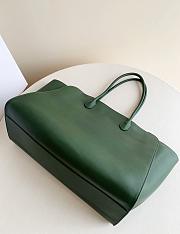 The Row Marlo 17 Bag in Polished Saddle Leather Green - 43x30.5x16cm - 2