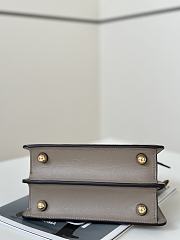 Fendi Peekaboo Iseeu Petite Dove Grey Padded Nappa Leather Bag Plexiglas Gold Metalware - 20x15.5x11cm - 2