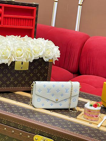 LV Pochette Felicie Monogram Empreinte Milky White/ Blue M28127 - 21x12x3cm