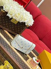 LV Pochette Felicie Monogram Empreinte Milky White/ Blue M28127 - 21x12x3cm - 5