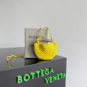 Bottega Veneta Baby Sardine Chain in Sulfur 
