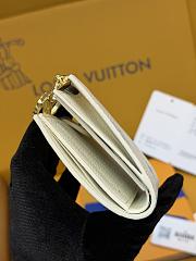 LV Lisa Wallet Monogram Empreinte Milky White/ Blue M27742 - 11.5x9x1.5 cm  - 6