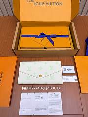 LV Sarah Wallet Monogram Empreinte Milky White/ Jade Green M27740 - 19x10.5x2.5cm - 6