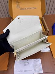 LV Sarah Wallet Monogram Empreinte Milky White/ Jade Green M27740 - 19x10.5x2.5cm - 4