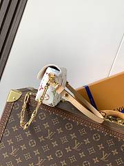 LVxTM Wallet On Chain Ivy Multicolor/White M27492 - 23.5x12x4.3cm - 3