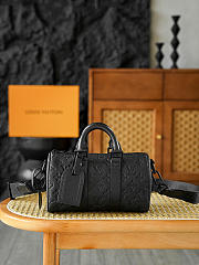 LV Keepall Bandouliere 25 Taurillon Monogram Black M20900 - 25x15x11cm - 1