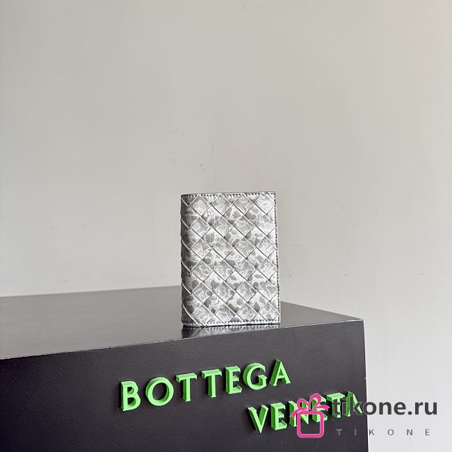 Bottega Veneta Intrecciato Passport Case in Lamina Satin Leather Silver - 13.6x9.5x0.5cm - 1