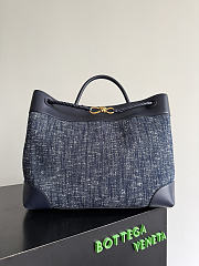Bottega Veneta Large Andiamo in Denim Boucle Navy/White/Space - 42x35x18cm - 1