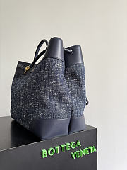 Bottega Veneta Large Andiamo in Denim Boucle Navy/White/Space - 42x35x18cm - 3
