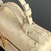 Bottega Veneta Bang Bang in Ostrich Beige - 22x12.5x5cm - 4