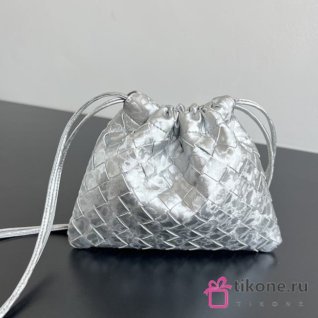 Bottega Veneta Small Dustbag Lamina Satin Leather Silver - 21x16.6x1cm - 1