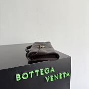 Bottega Veneta Andiamo Clutch Supple Lambskin Fondant - 31x13x3cm - 4