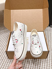 Dioramour Dior Saltwind Sneaker White Cotton Embroidered with Multicolor Doves & Roses Motif - 4