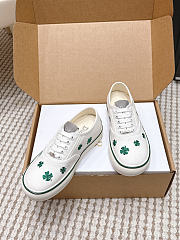 Dior Saltwind Sneaker White Cotton Embroidered with Green Dior Clover Motif - 3