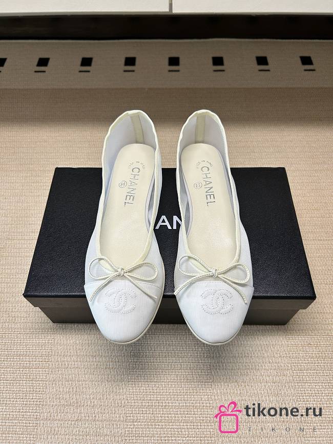 Chanel Slingbacks Iridescent Lambskin & Lambskin White 90mm G47082 - 1