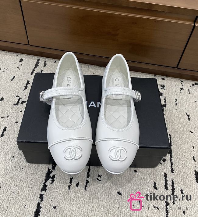Chanel Mary Janes Lambskin  White G46467 - 1