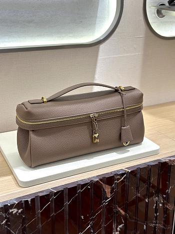 Loro Piana Extra Softy Bag L33 Calfskin Fossil D0Q9 - 33x14x9cm