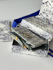 30 Montaigne Dahlia Wallet Gray Dior Oblique Jacquard - 12x9x2cm - 5