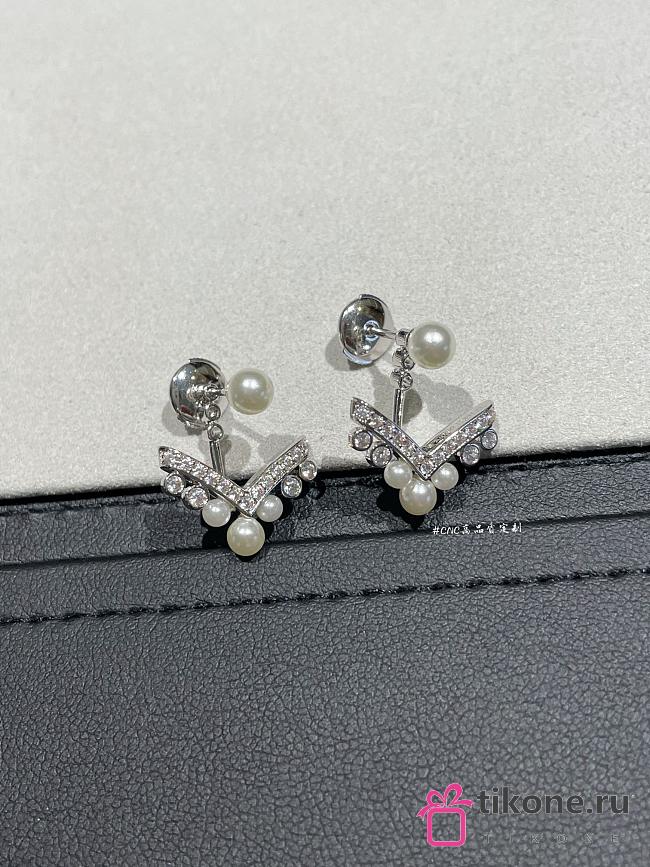 Chaumet Josephine Aigrette Earring White Gold Pearls Diamonds 083293 - 1