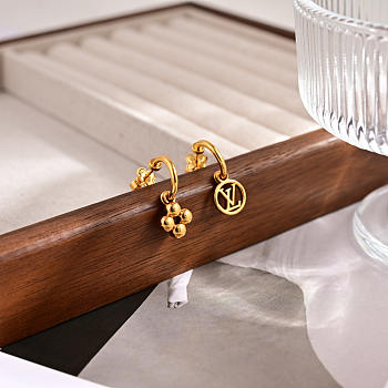 LV Blooming Earrings Gold M64859 