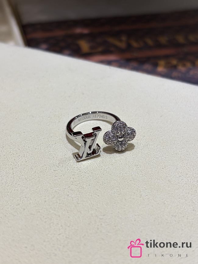 LV Louisette Signature Strass Ring White Gold M1800L  - 1