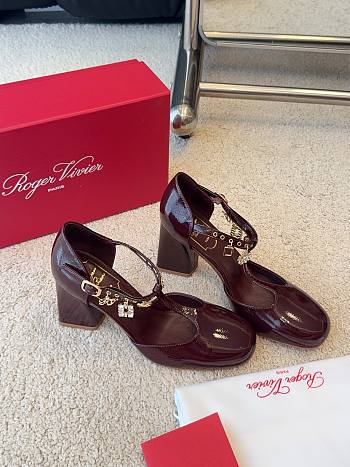 Roger Vivier Tres Vivier Mary Jane Pumps In Patent Leather Burgundy 8.5cm
