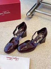 Roger Vivier Tres Vivier Mary Jane Pumps In Patent Leather Burgundy 8.5cm - 2