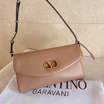 Valentino Garavani DeVain Small Nappa Shoulder Bag Rose Sand- 23.5x12x3cm