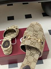 Gucci Women's Slide Dandal with Horsebit Camel and Brown GG Canvas 5.5cm - 2