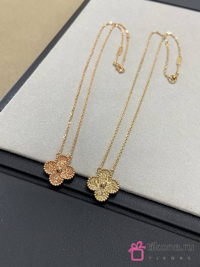 VCA Vintage Alhambra Pendant 18k Yellow/Rose Gold VCARO1IF00/VCARN9ZS00  - 1