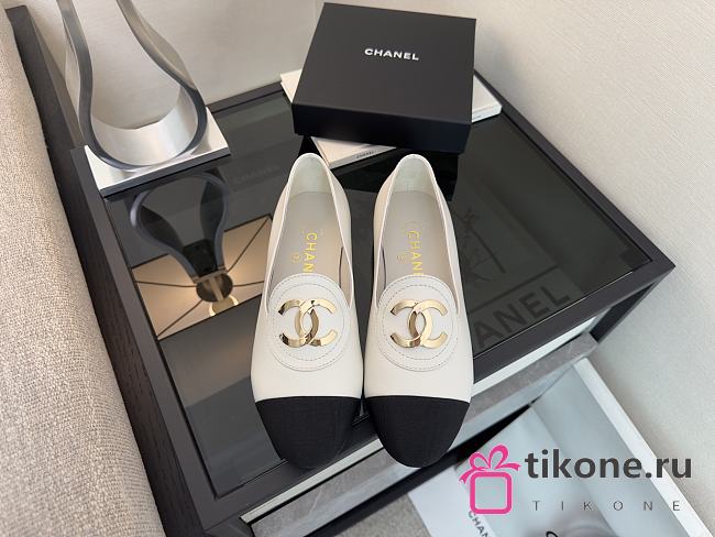 Spring Summer 2026 Chanel Moccasins Calfskin & Grosgrain White & Black - 1